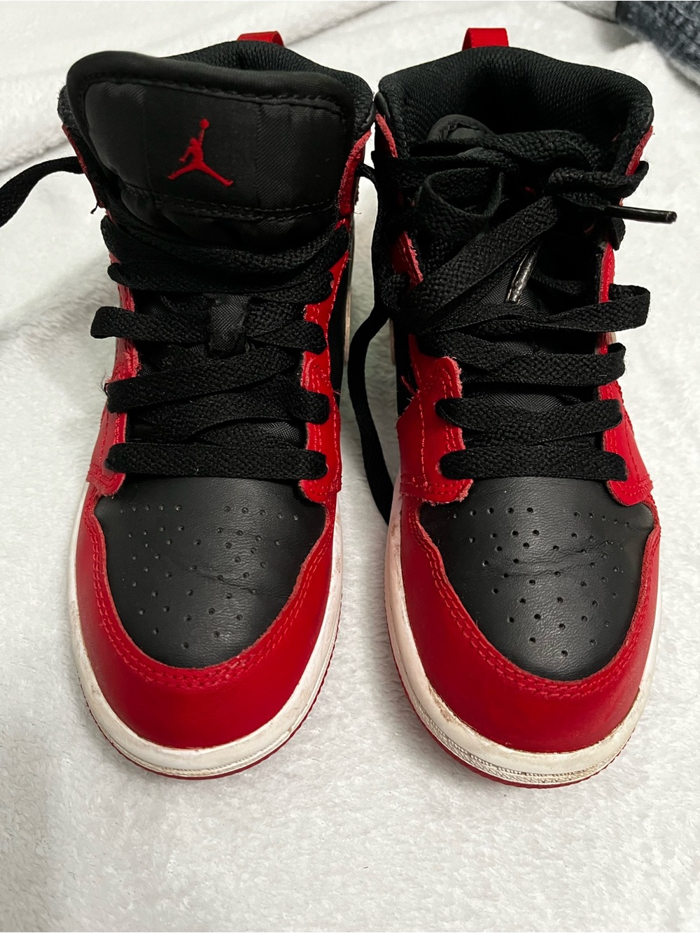 Nike Kids High-Top Sneakers in Black and Red